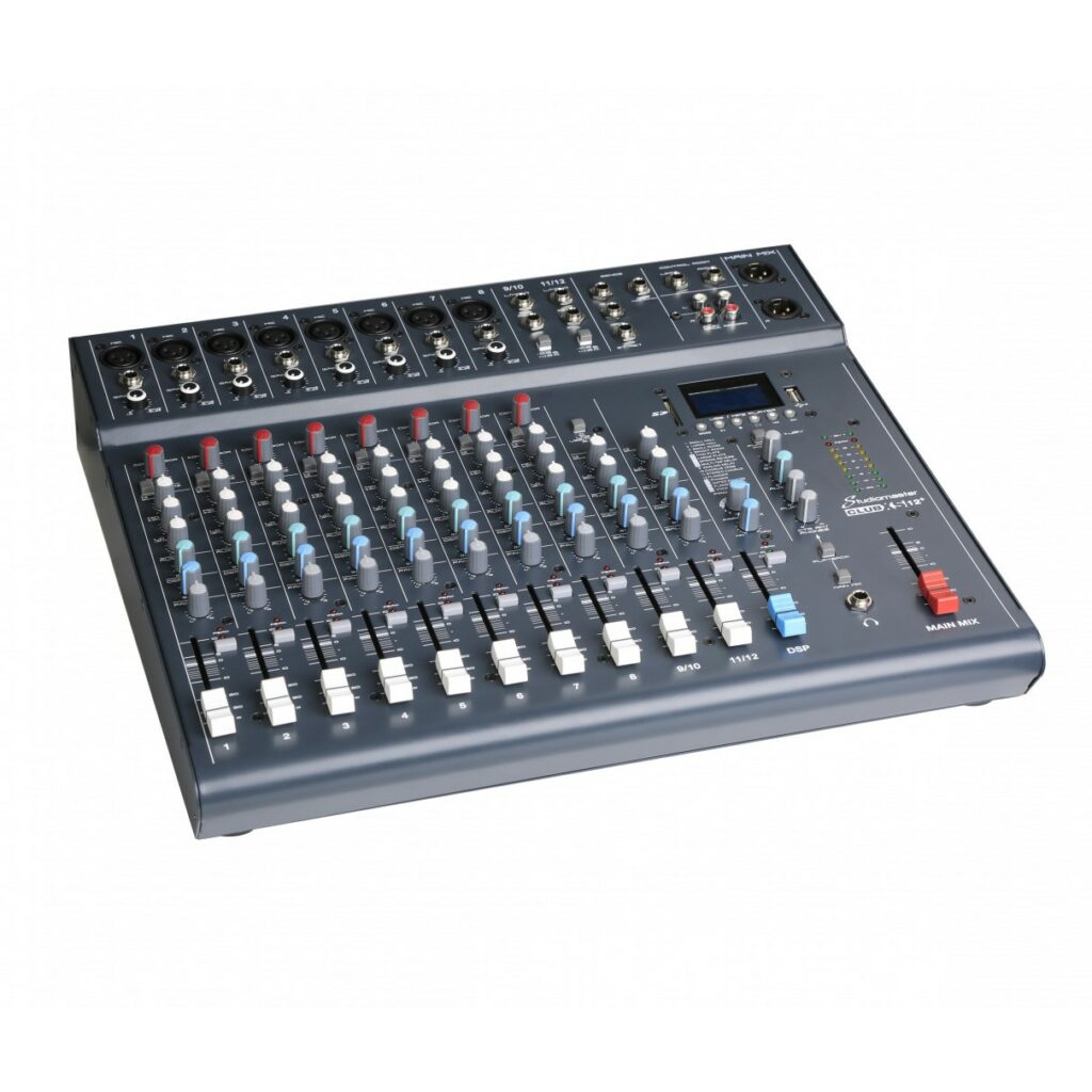 table de mixage studiomaster club xs12+