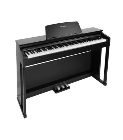 Piano noir vu de face sur fond blanc